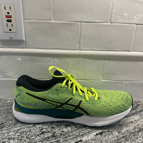 Men’s Asics Nimbus 24 Size 12 - Picture 6 of 10
